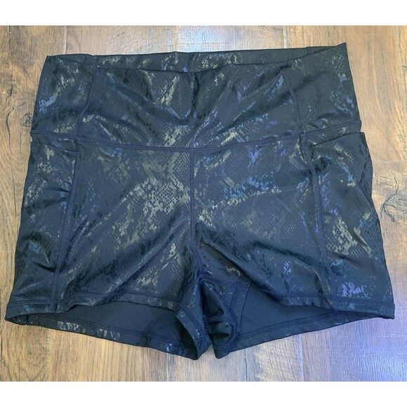 Fabletics Powerhold Workout Shorts Black Foil Snake Print Women’s Size 1X - Picture 1 of 4